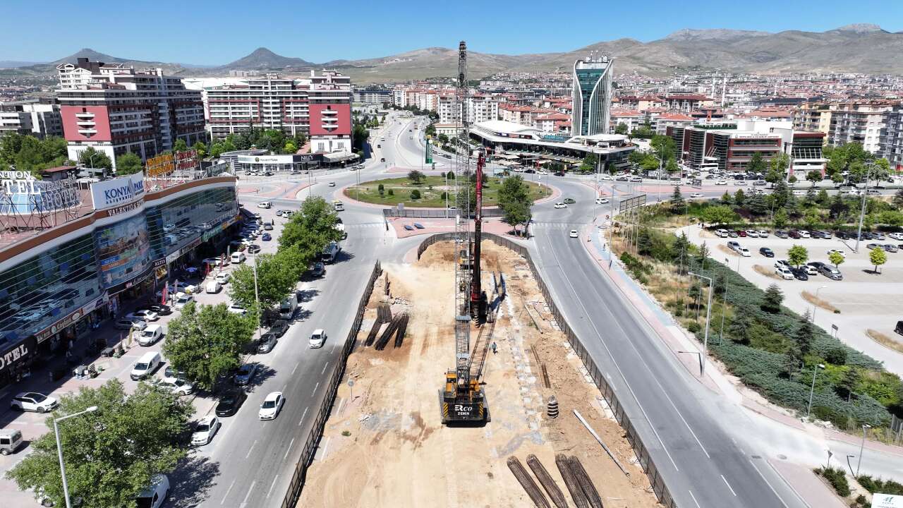 konyada-dev-ulasim-hamlesi-tramvay-yer-altina-iniyor