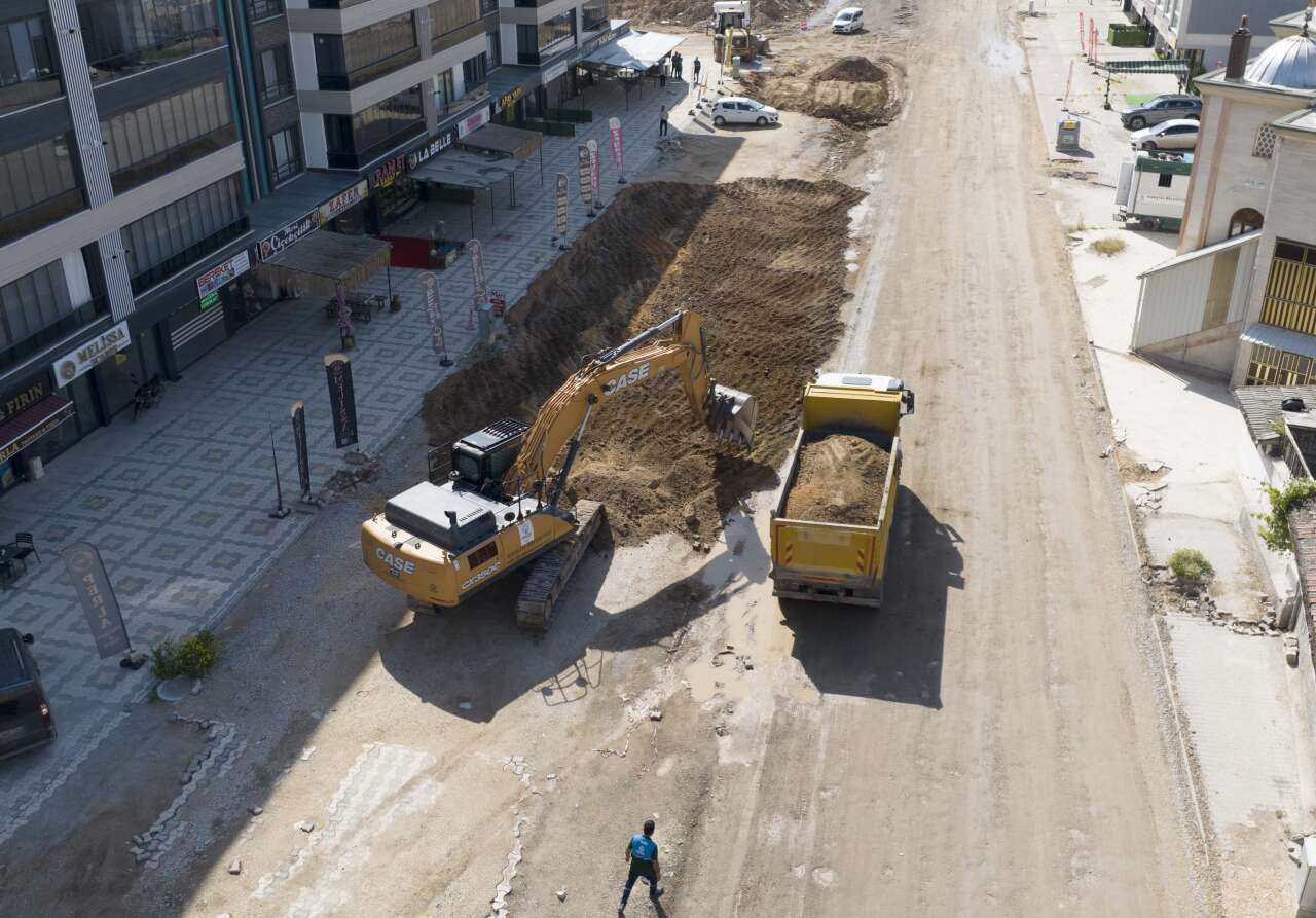 konya-karatayda-2-kilometrelik-cadde-yenileniyor