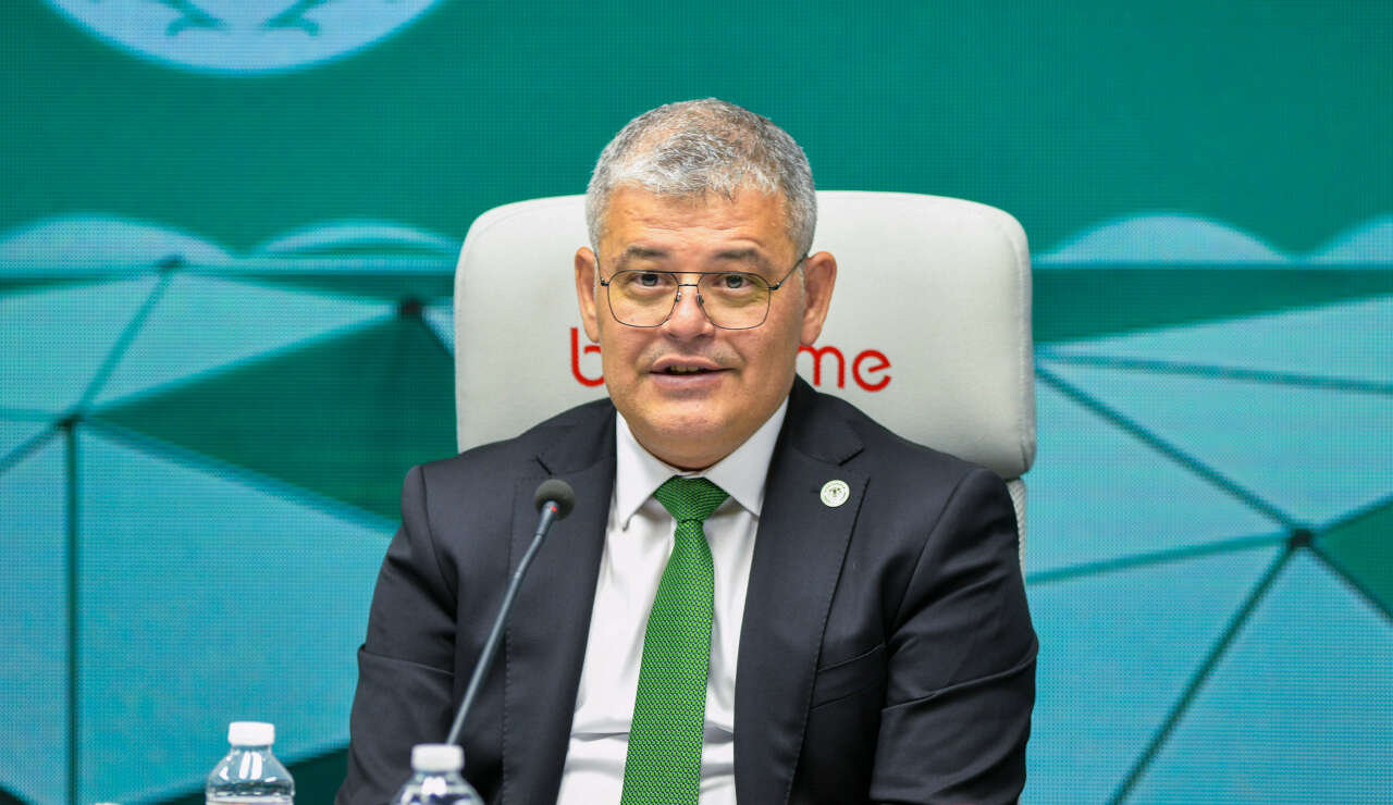 konyaspor-kulubu-baskani-omer-atikerden-104
