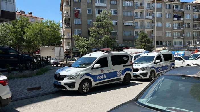 konyada-apartman-sakini-yoneticiyi-bicakladi
