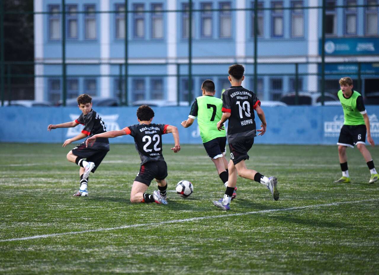 konyadaki-futbol-soleni-sona-erdi-adil-demirbag-gencleri-yalniz-birakmadi