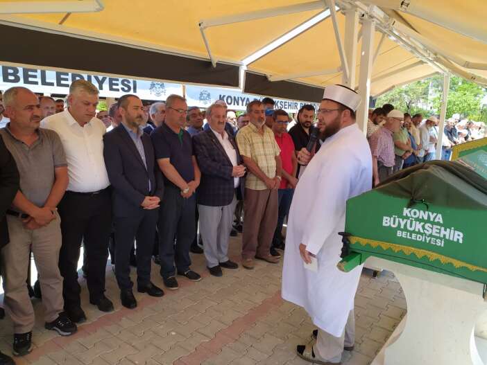 mehmet-hancerlinin-anne-acisi-ayse-hancerli-konyada-topraga-verildi