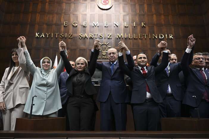 chpden-istifa-etmisti-nimet-ozdemirin-yeni-adresi-ak-parti-oldu