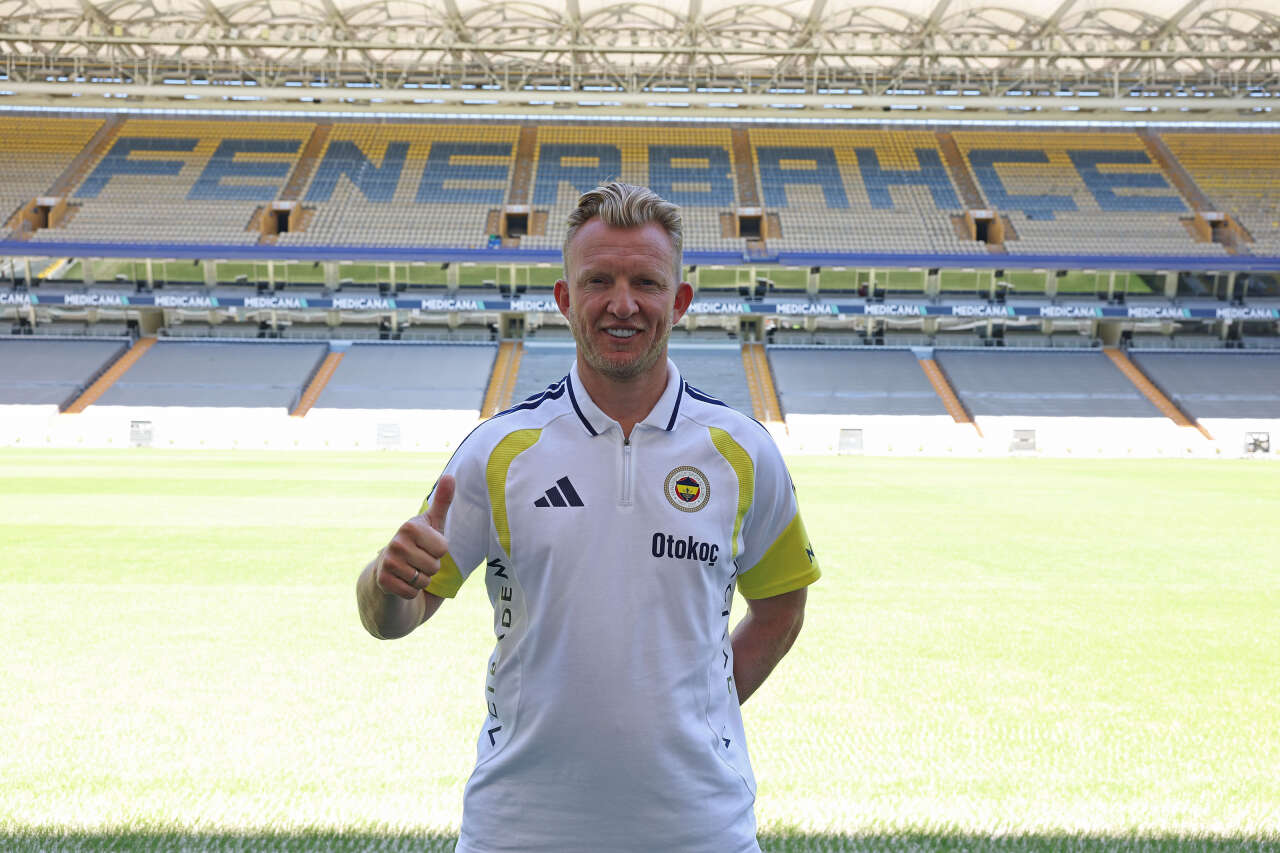 fenerbahcenin-eski-yildizi-yillar-sonra-geri-dondu
