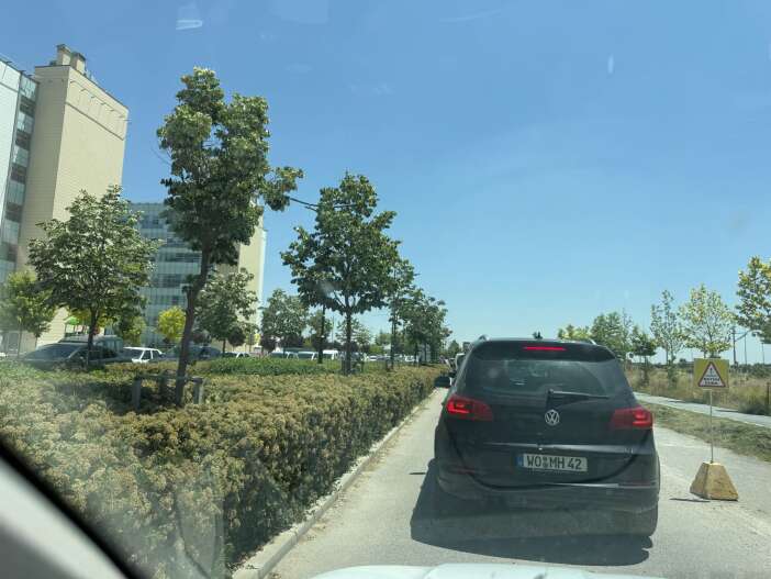 konyada-yol-calismasi-hastane-bolgesinde-trafigi-kilitledi