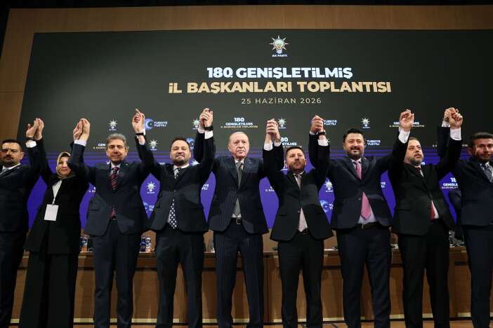 3-belediye-baskani-daha-ak-partiye-katildi