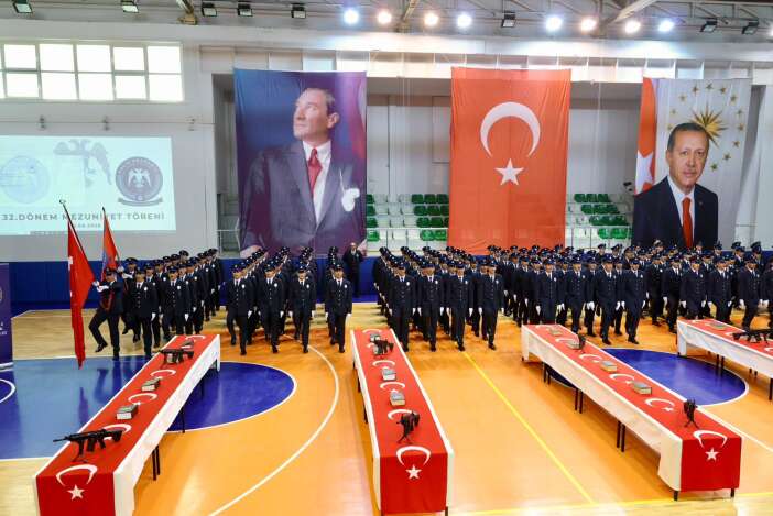 eregli-pomemde-mezuniyet-heyecani-yeni-polisler-yemin-etti