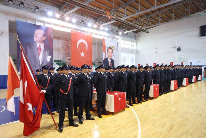 eregli-pomemde-mezuniyet-heyecani-yeni-polisler-yemin-etti