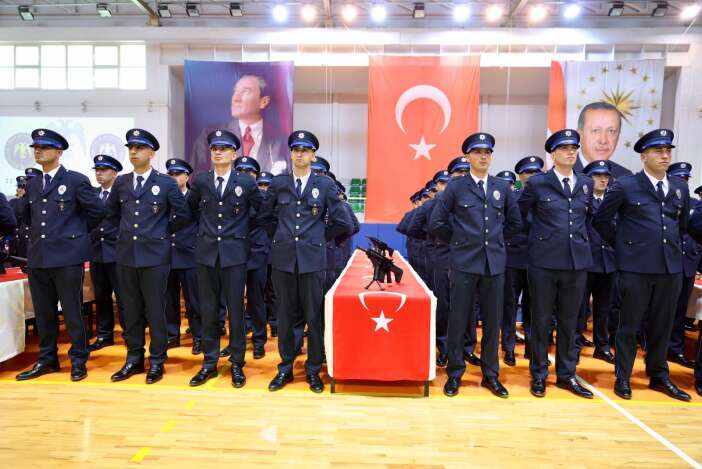 eregli-pomemde-mezuniyet-heyecani-yeni-polisler-yemin-etti