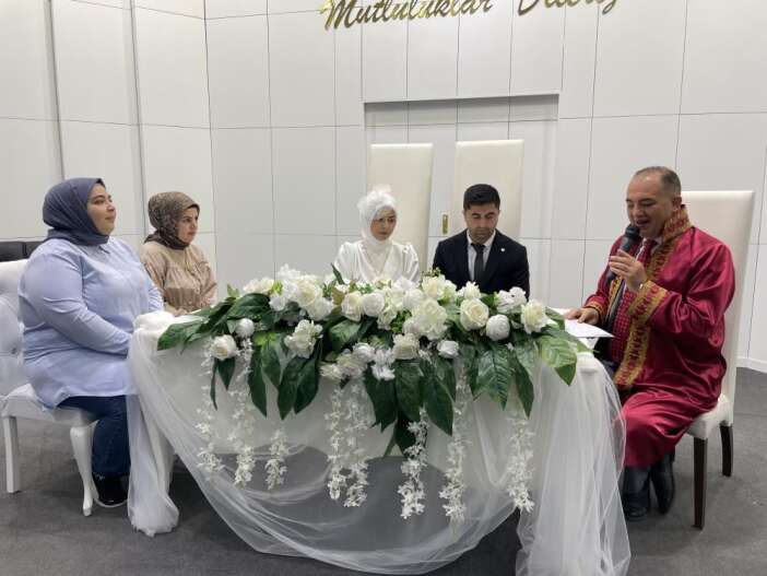 bugun-takvimdeki-dikkat-ceken-rakamlar-nikah-dairelerini-doldurdu