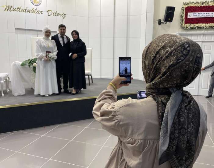 bugun-takvimdeki-dikkat-ceken-rakamlar-nikah-dairelerini-doldurdu