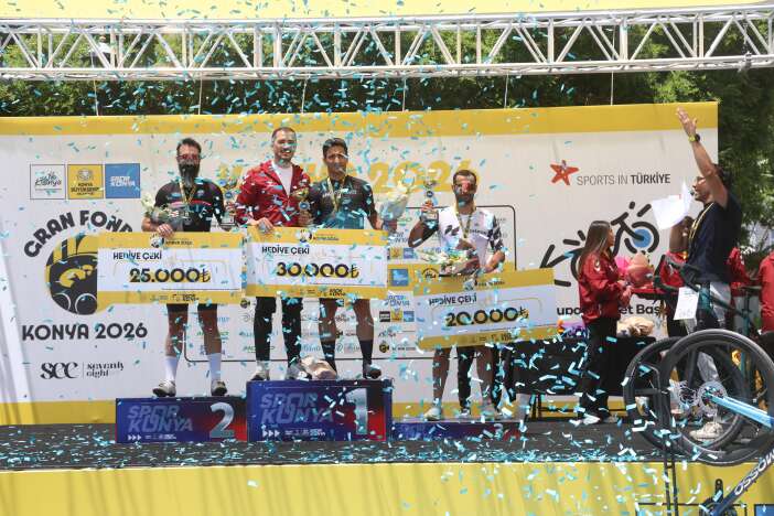565-sporcu-konyada-pedal-cevirdi-para-odullu-granfondo-bisiklet-yol-yarisi-nefes-kesti
