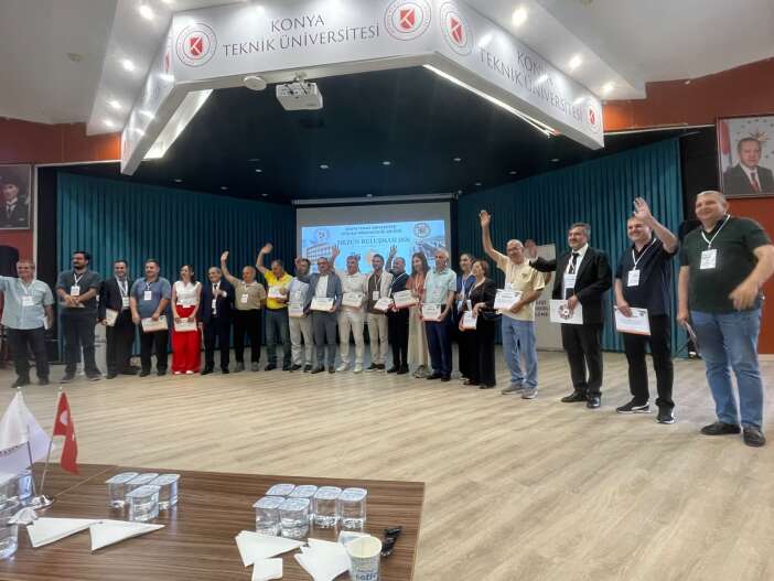 jeoloji-muhendisleri-yillar-sonra-konyada-bir-araya-geldi