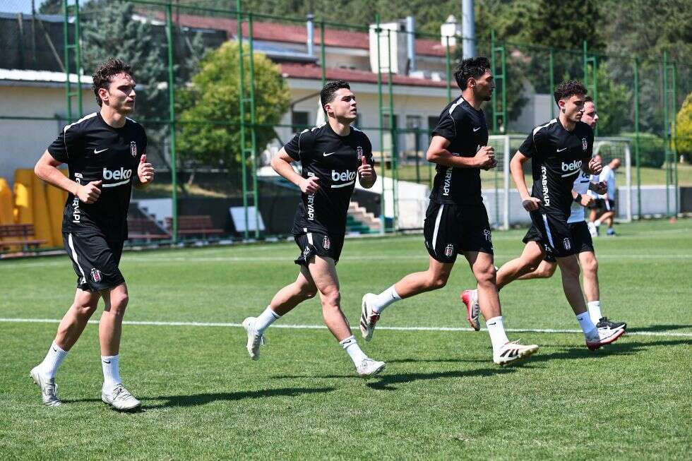 besiktasta-yaprak-dokumu-6-oyuncu-ile-yollar-ayrildi
