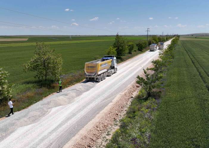 konyanin-ulasim-altyapisi-gucleniyor-105-kilometrelik-yol-yenileniyor