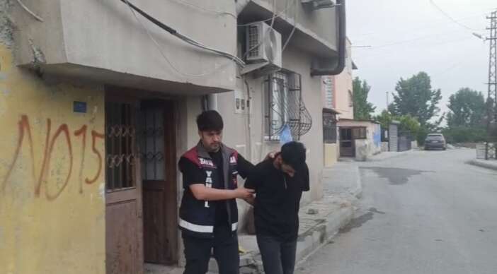 konyada-sahte-polis-cetesine-operasyon-yasli-cifti-100-milyon-tl-dolandirdilar