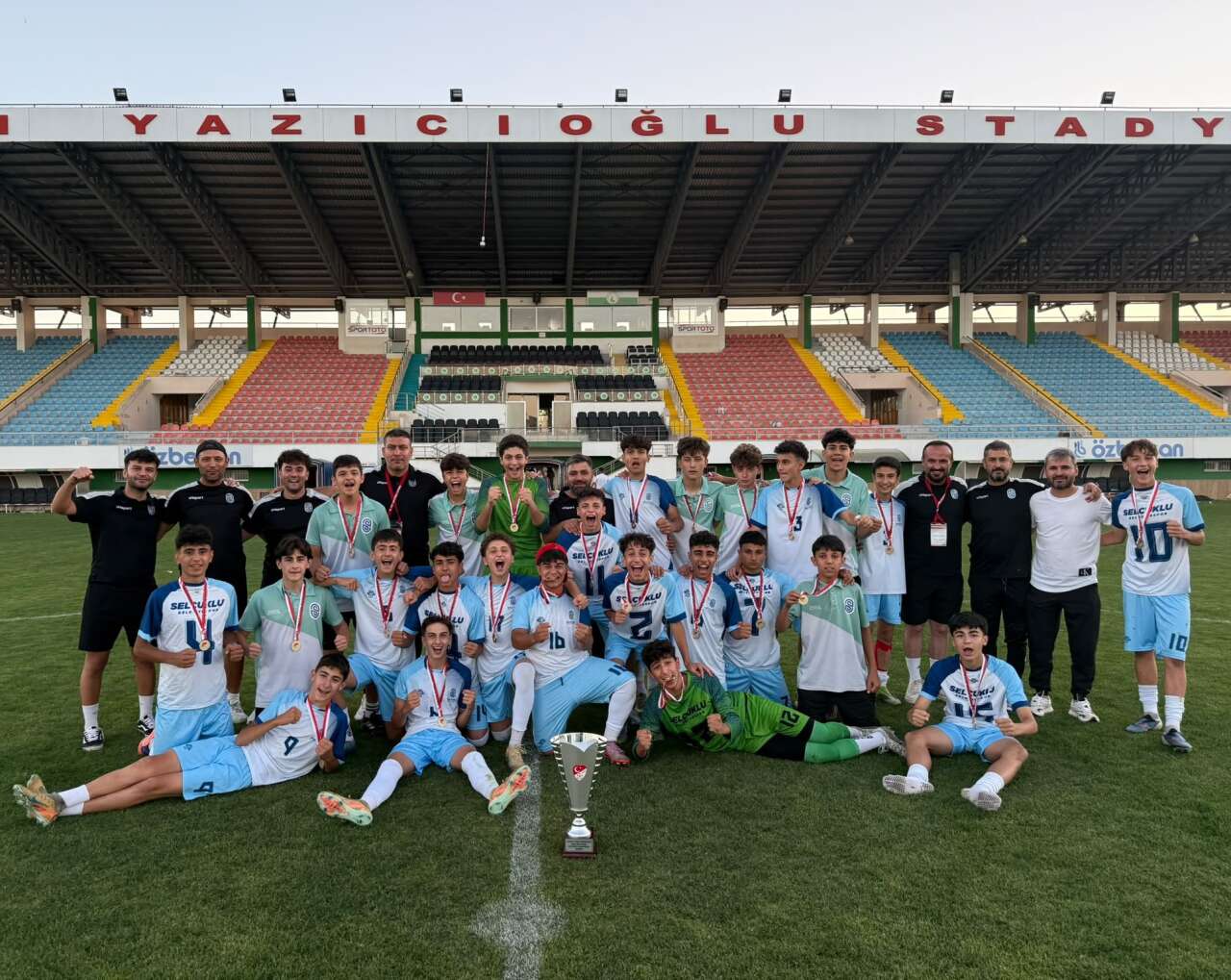 konyanin-genc-futbolculari-turkiye-sampiyonu-oldu-147-takimi-geride-biraktilar