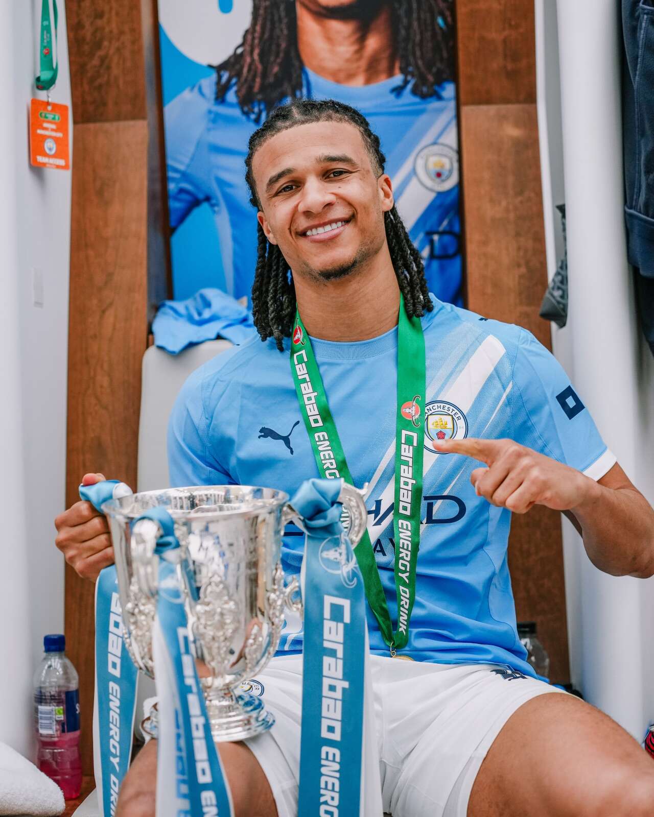 fenerbahce-savunmasina-manchester-cityden-transfer-resmen-aciklandi