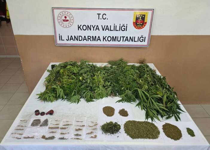 jandarma-yakalamasa-konyada-gencleri-zehirleyeceklerdi-81-gozalti-var