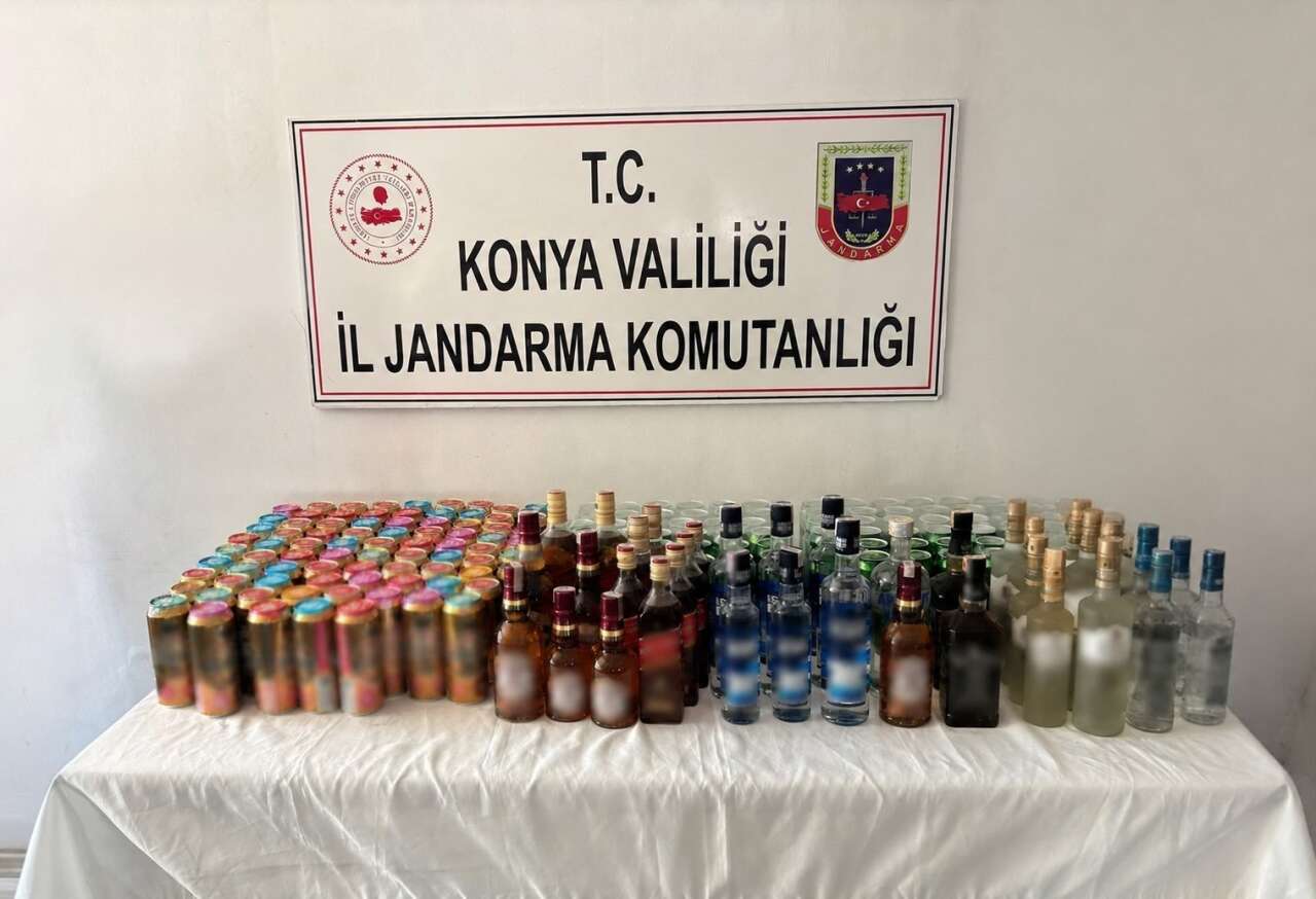 konyada-kacak-alkole-jandarma-denetimi-191-sise-ele-gecirildi