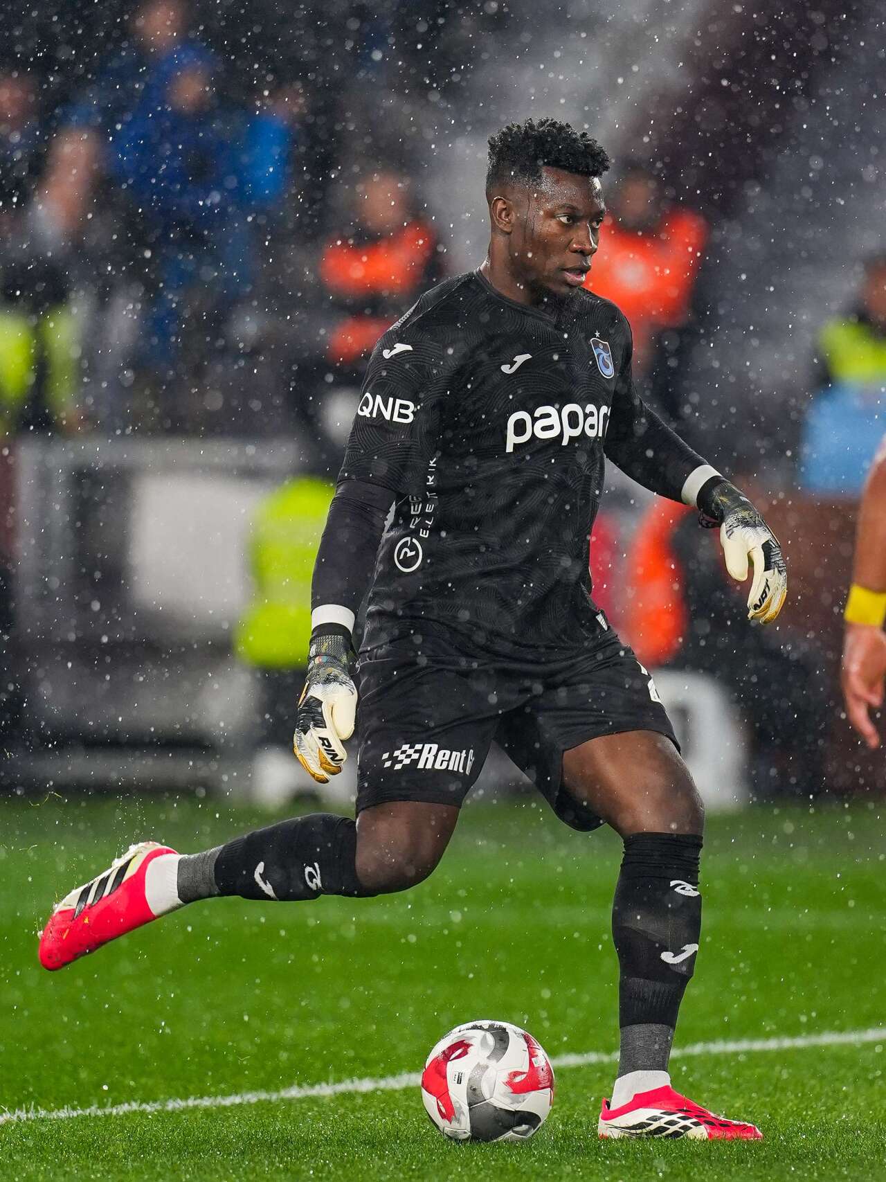 trabzonsporda-andre-onana-gelismesi-beklenen-aciklama-geldi