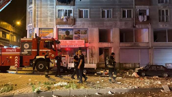 apartmanin-son-katindaki-patlama-oldu-2-can-kaybi-var