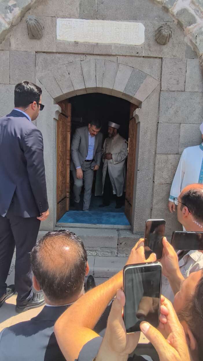 hafiz-bakan-mustafa-ciftci-konyanin-tarihi-camisinde-kuran-i-kerim-okudu