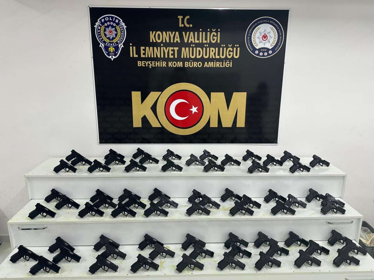 konyada-durdurulan-aractan-cephanelik-cikti