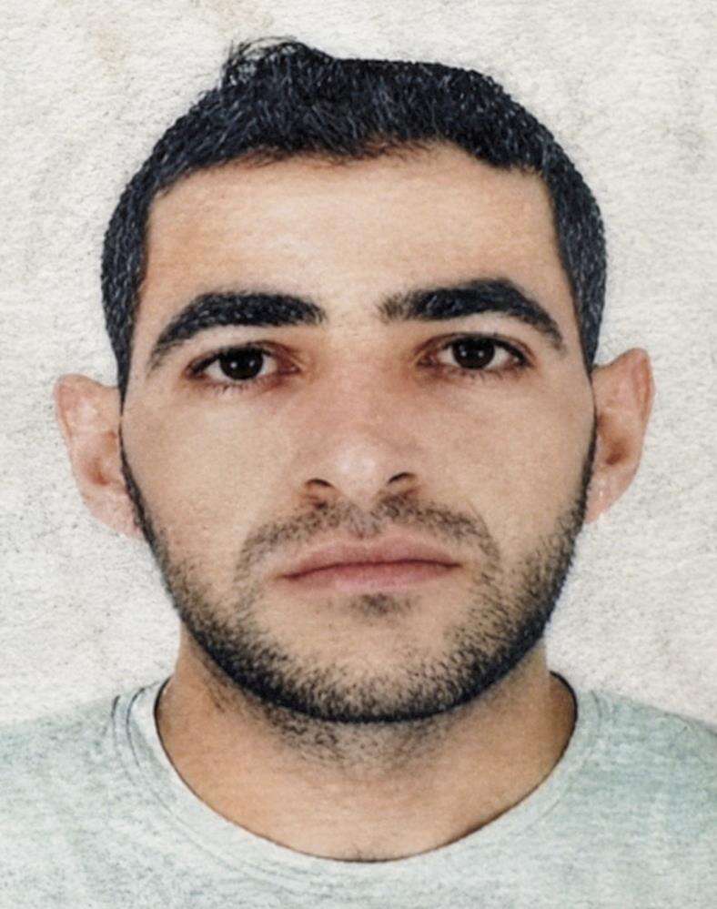 valiligin-uyarisina-ragmen-denize-girdiler-1-kisi-oldu-2-kisi-hastanelik-oldu