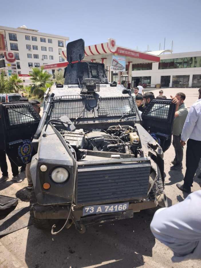 polis-araci-takla-atti-ekipler-2-memur-icin-seferber-oldu