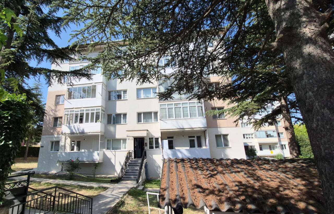4uncu-kattaki-pencereden-dusen-89-yasindaki-kadin-oldu