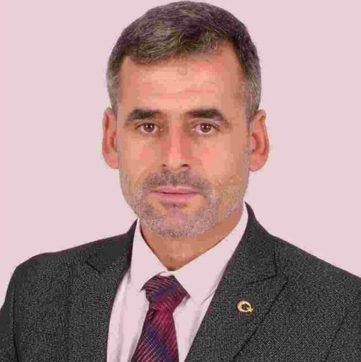 ak-partili-belediye-baskani-evinin-onunde-bicakli-saldiriya-ugradi