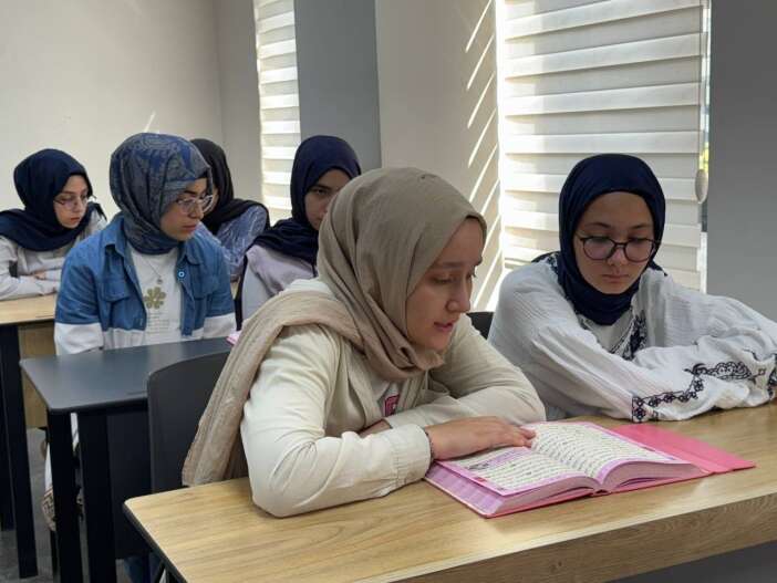 limada-yaz-mesaisi-basladi-konyada-gencleri-dolu-dolu-bir-program-bekliyor