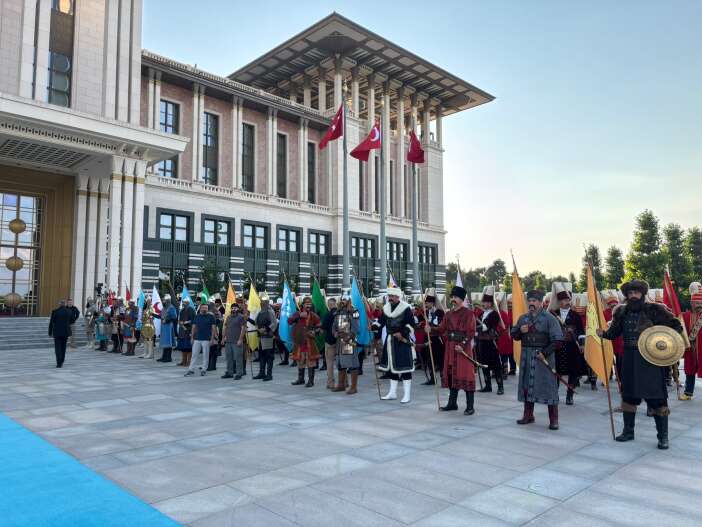 nato-zirvesinin-en-anlamli-detayinda-konya-imzasi