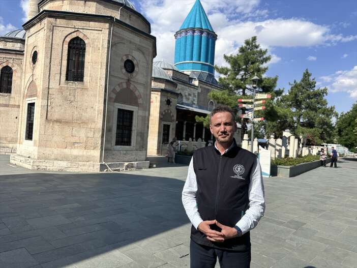 konyada-yuzyillari-asan-davete-icabet-milyonlar-mevlananin-huzuruna-kostu