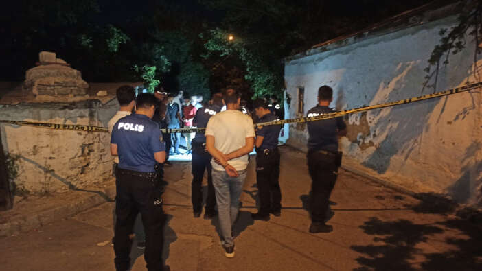konyada-kuyumcunun-katili-polisleri-gorunce-kendini-vurdu