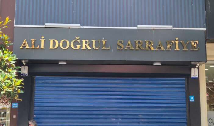 kuyumcuya-altinlarini-teslim-ettiler-simdi-ortada-altin-da-para-da-sahibi-de-yok