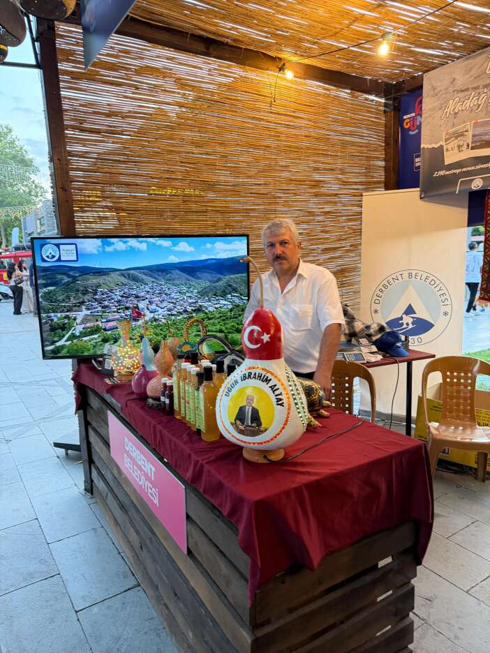 bir-fideyle-basladi-turkiyeye-yayildi-derbentli-ustanin-el-emegi-baskan-altaya-hediye-edildi