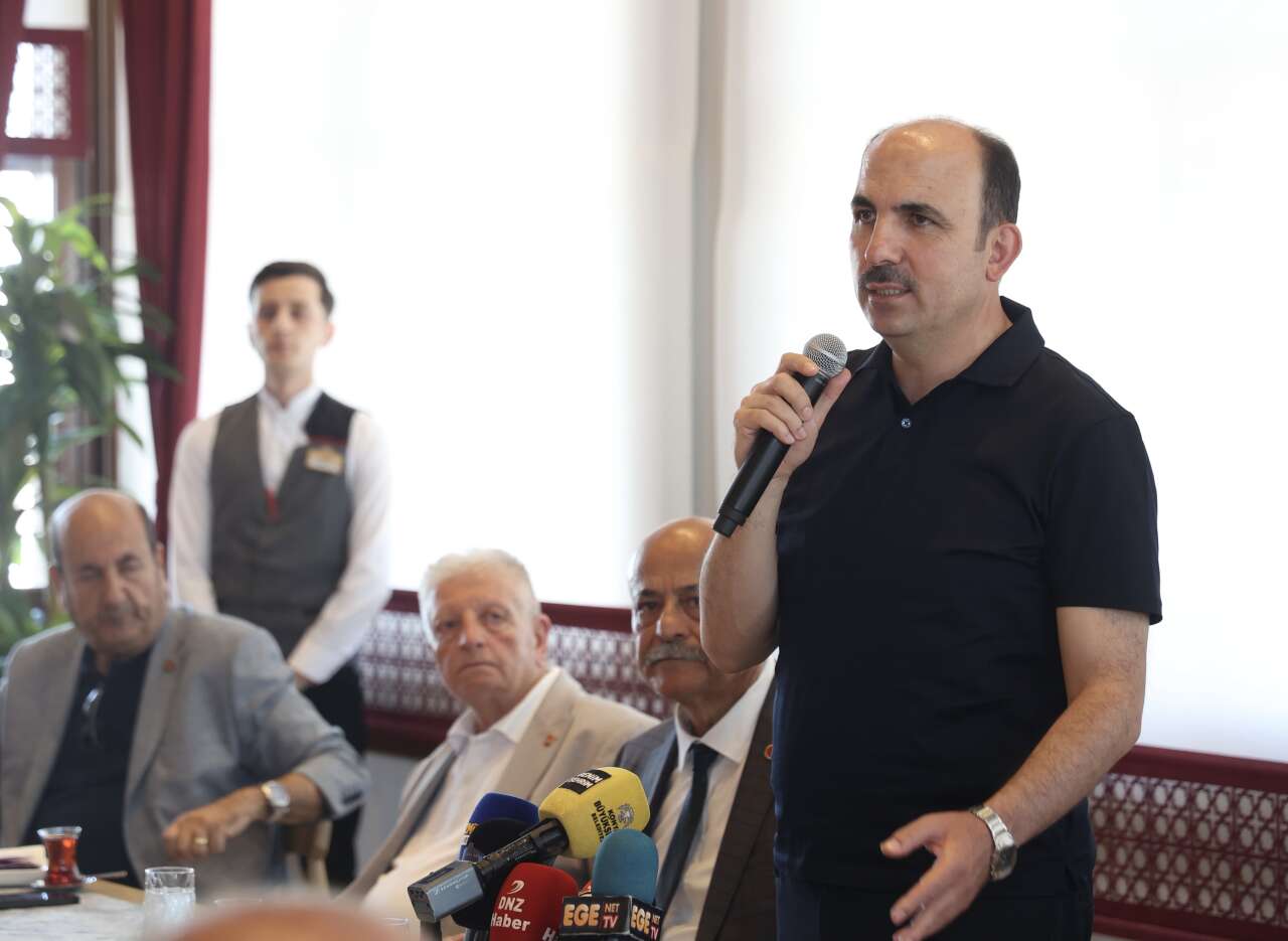 izmirli-gazeteciler-ve-stk-baskanlarindan-konyaya-ovgu