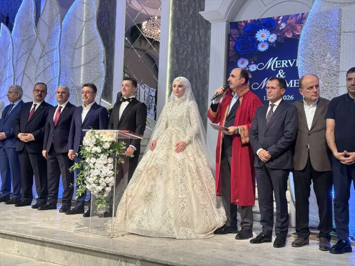 konya-sanayi-odasi-baskani-oglunu-evlendirdi-sahit-bakan-yumakli-oldu