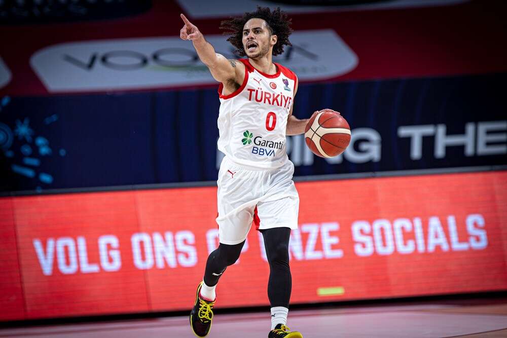 shane-larkin-resmen-fenerbahcede