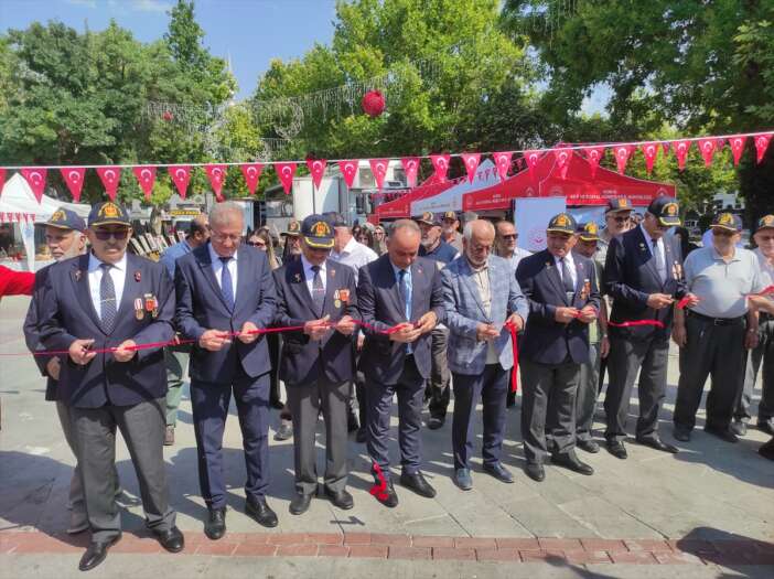 15-temmuz-ruhu-konyada-yasatildi-kahramanlar-kan-bagisi-yapti