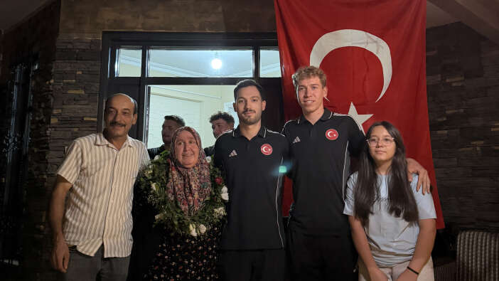 konyanin-milli-gururu-ramazan-yilmaz-tarih-yazdi-memleketinde-coskuyla-karsilandi