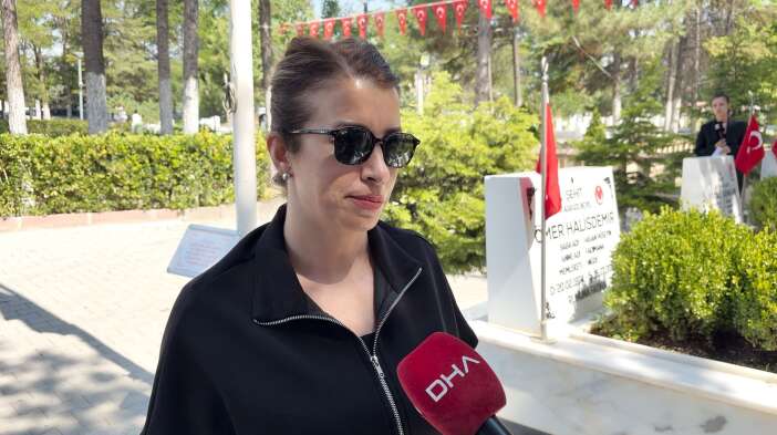 15-temmuz-kahramani-omer-halisdemirin-kabrine-ziyaretci-akini