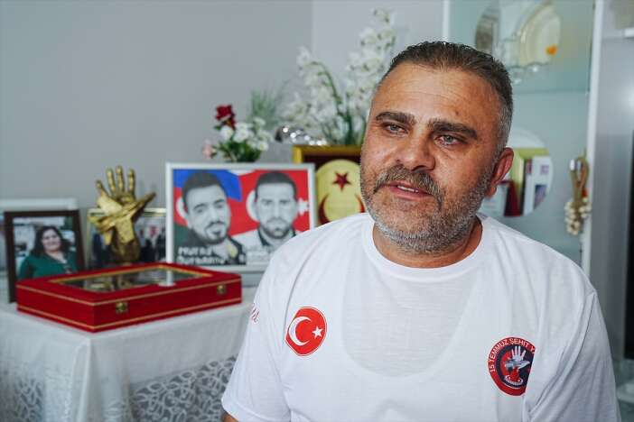 bir-anneye-iki-aci-birden-kizini-topraga-verecekken-oglunun-sehadet-haberini-aldi