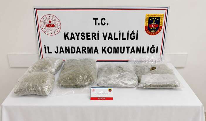 chpli-meclis-uyesi-otomobilinin-bagajinda-5-kilo-esrarla-yakalandi