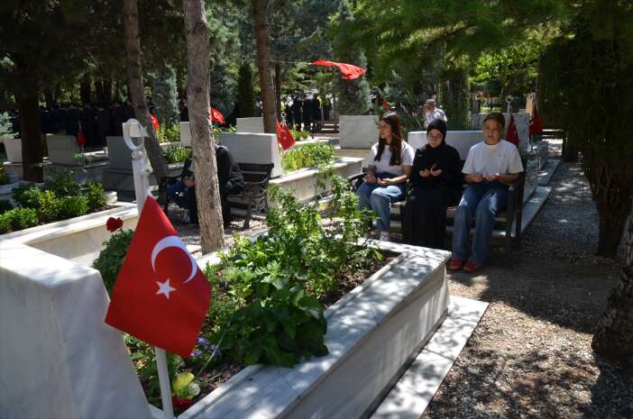 konyada-15-temmuz-kahramanlari-unutulmadi-sehitler-dualarla-anildi