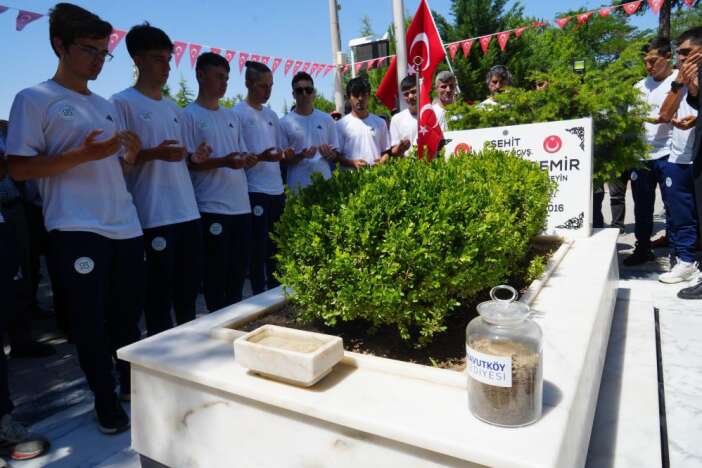 sehit-omer-halisdemir-icin-pedal-ceviren-bisikletcilerin-rotasina-konya-da-girdi