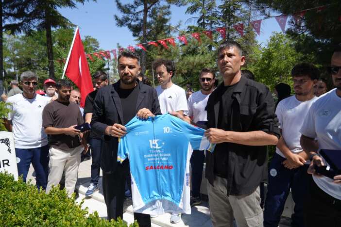sehit-omer-halisdemir-icin-pedal-ceviren-bisikletcilerin-rotasina-konya-da-girdi