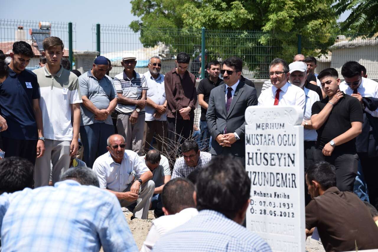 sozlesmeli-er-huseyin-uzundemir-memleketi-konyada-topraga-verildi